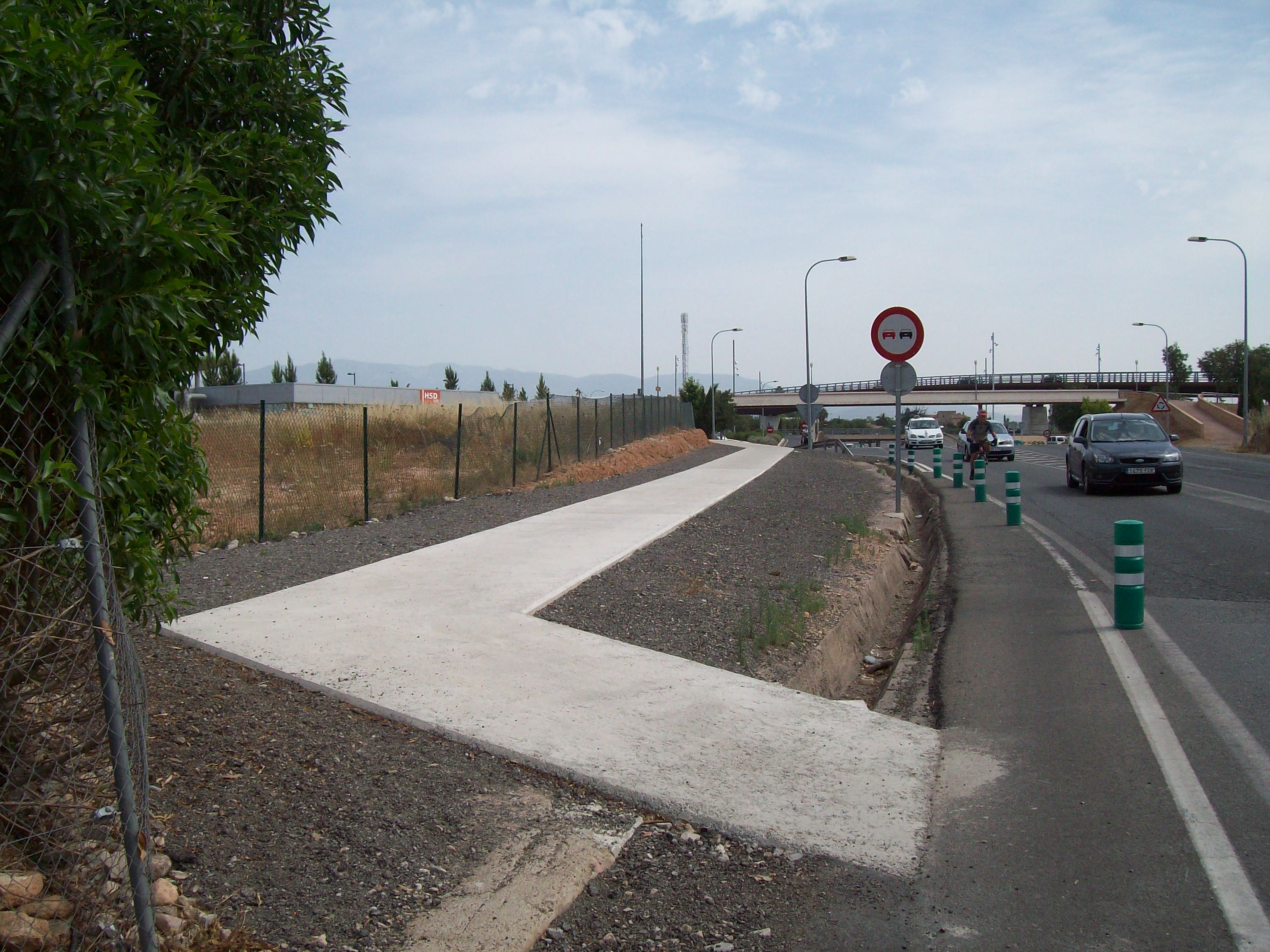 Mobilitat i Infraestructures signa el contracte del projecte del carril bici a Son Espases