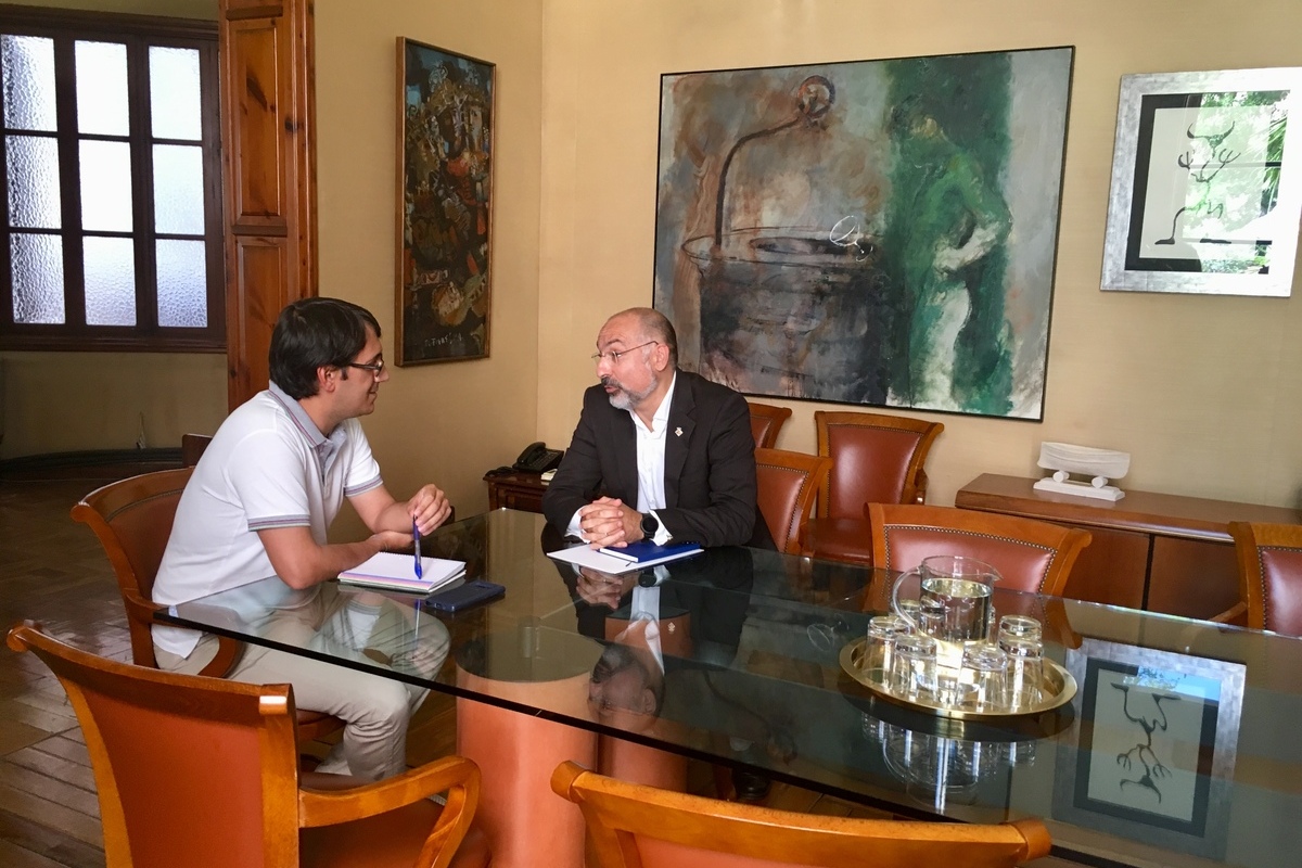 Reunió entre el conseller Andreu Serra i el conseller Iago Negueruela