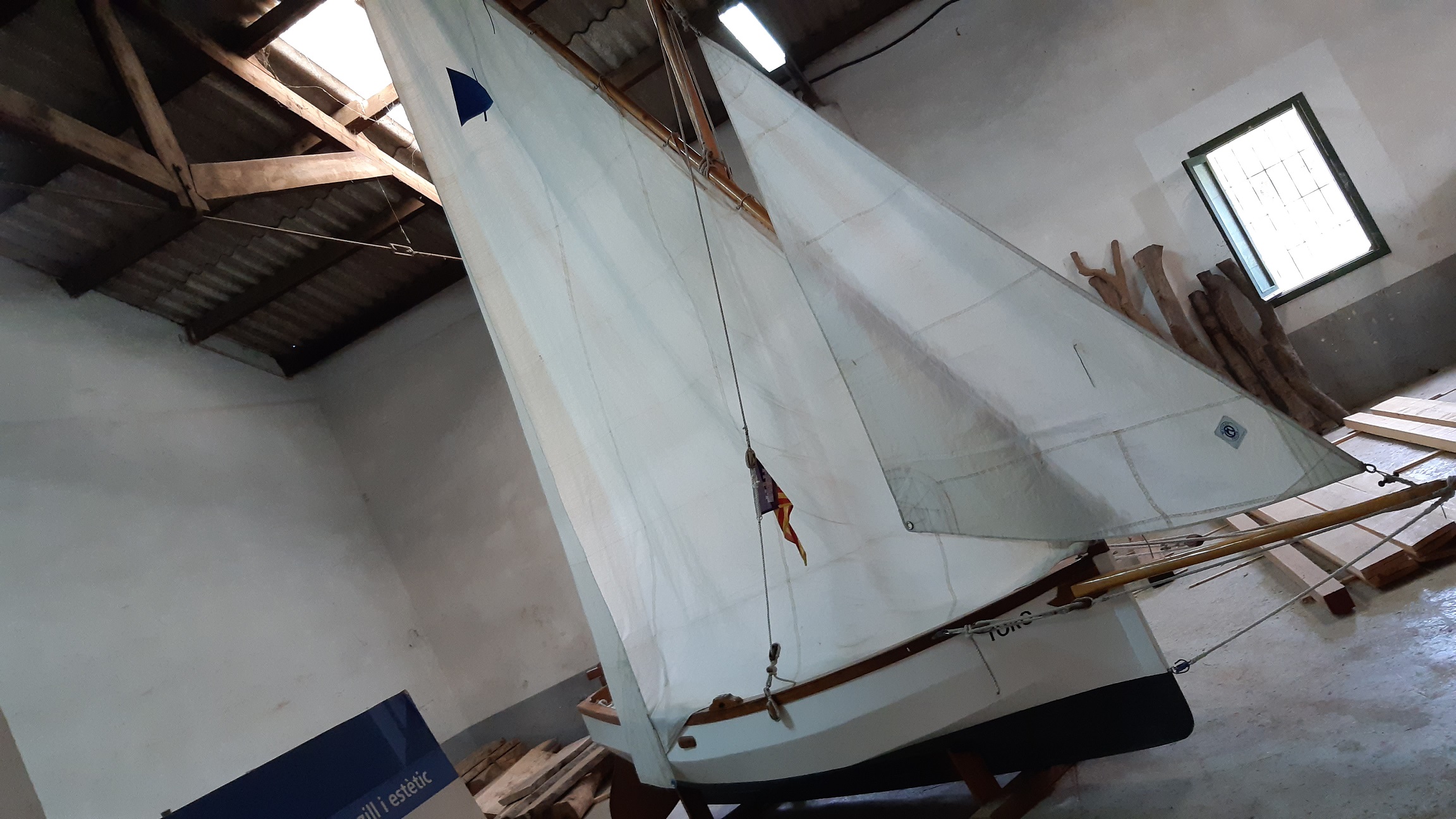 Prototipo de vela latina construido peor 