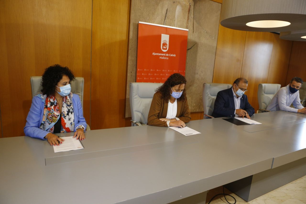 Signatura d'adhesió de Calvià a l'ADT.