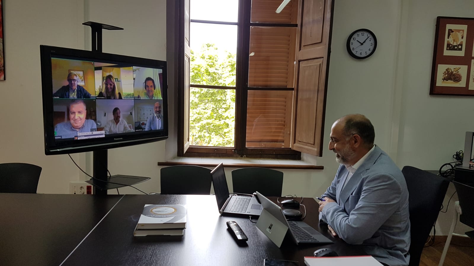 El conseller Serra participa en un seminari online amb 350 agents de viatge.