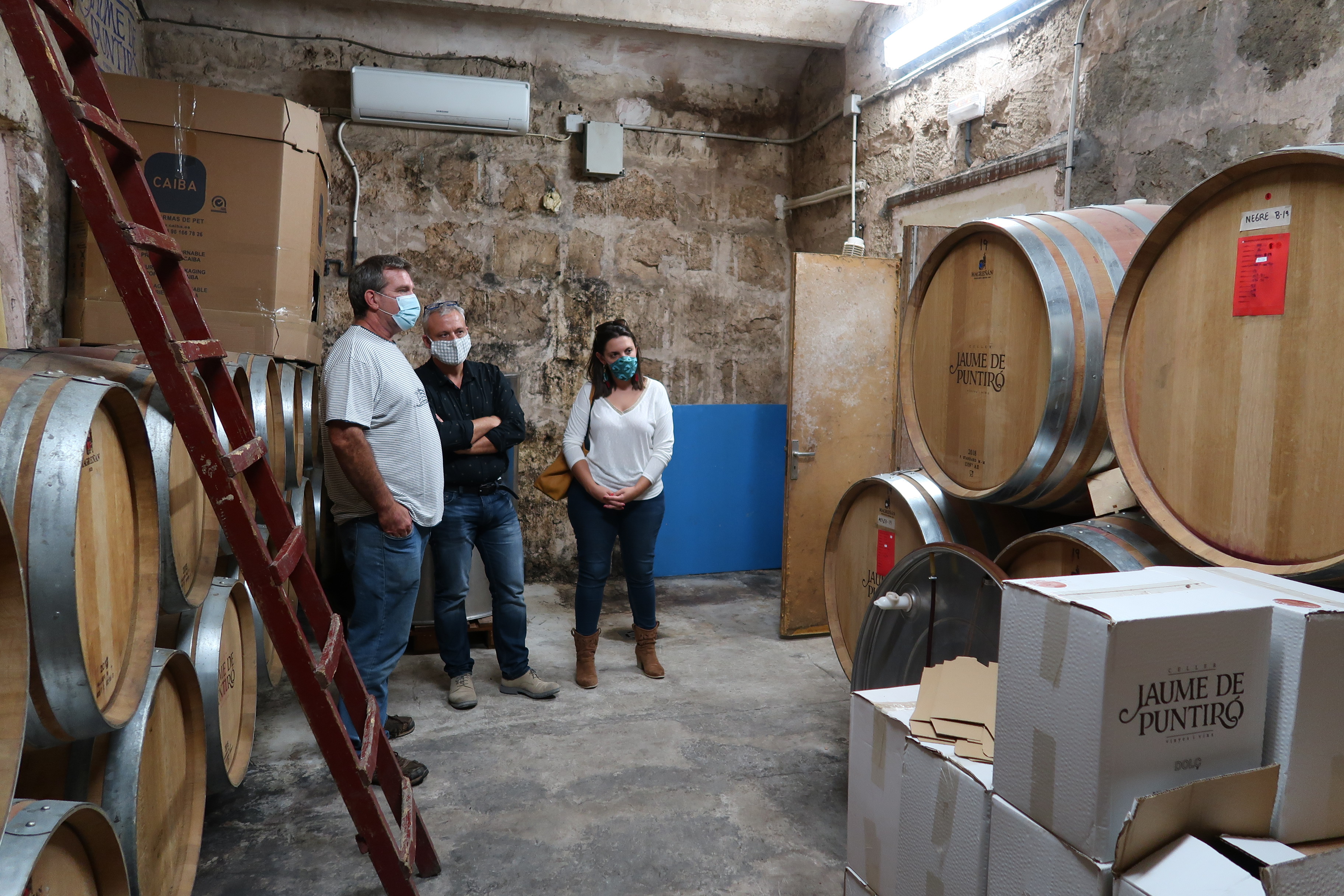 L’ajut econòmic del Consell ha contribuït a l’adquisició d'equipament per al celler de vins ecològics Vins Jaume de Puntiró. 