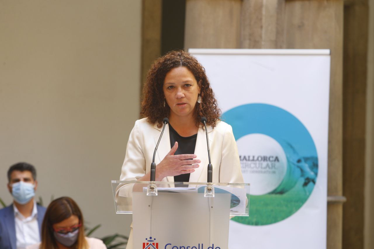 La presidenta Catalina Cladera durant la presentació del Pla Mallorca Circular Next Generation.