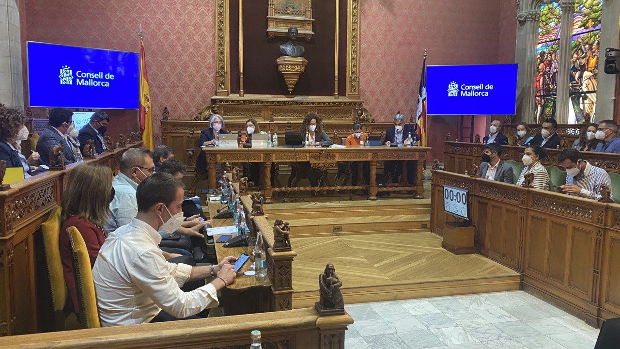 El Ple del Consell de Mallorca ha aprovat avui una modificació de crèdit que permetrà destinar 2 milions d’euros a l’Ajuntament de Palma per Llei de Capitalitat per a l’anualitat 2022.
