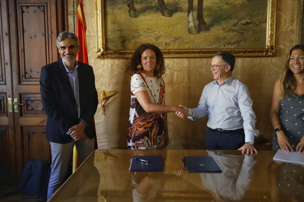 Firma del convenio entre el Consell y el IBAVI.