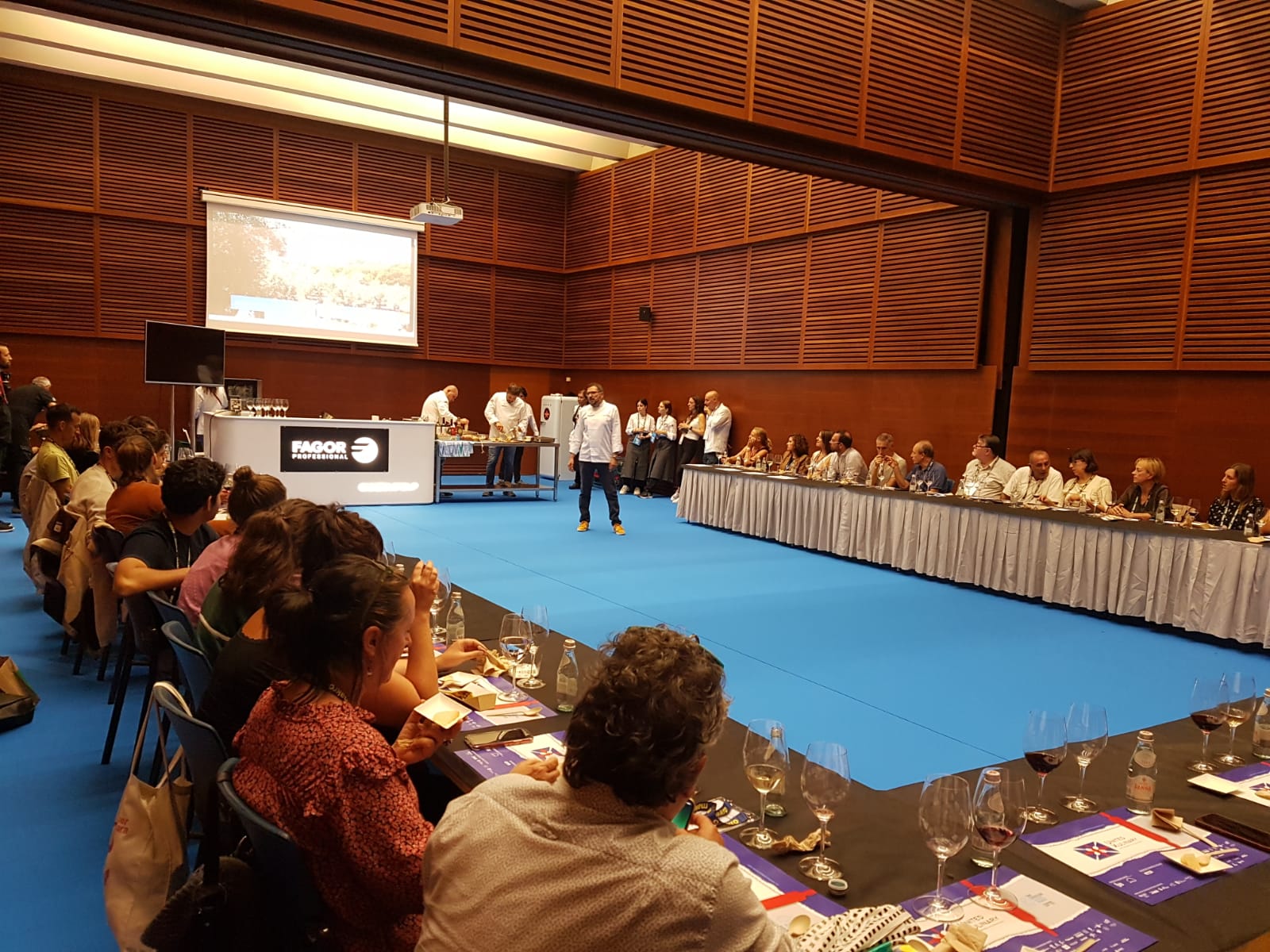 Una presentación de la delegación de cocineros de la Asociación de cocineros de Balears en San Sebastian Gastronomika.