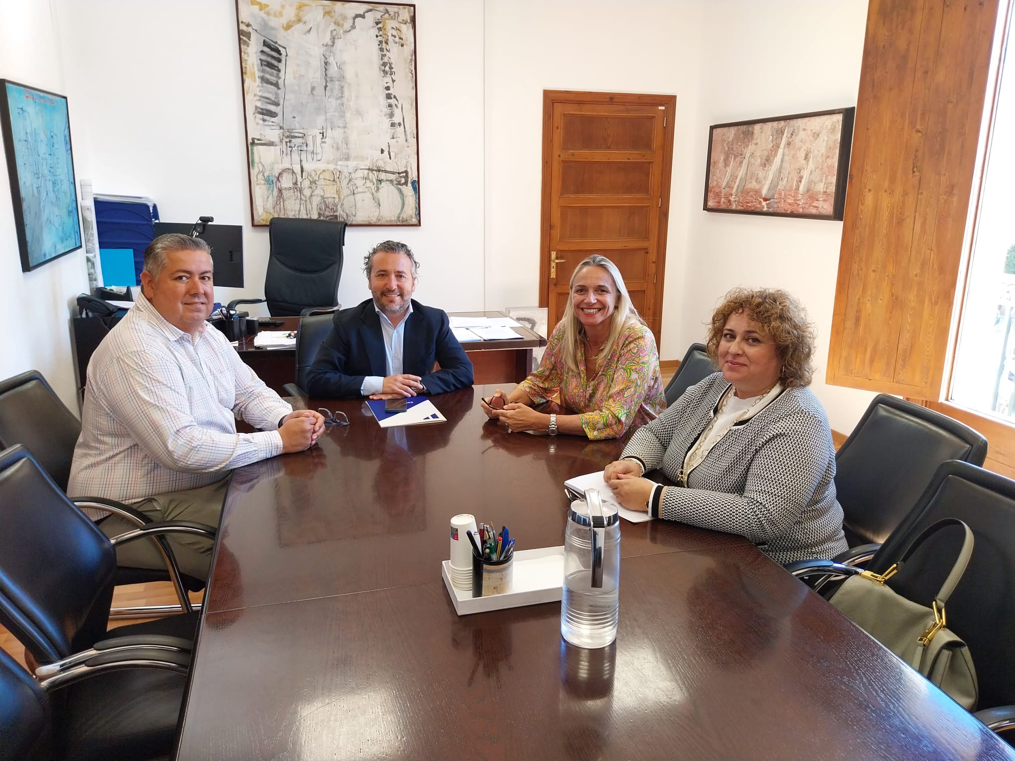 El conseller de Territori, Mobilitat i Infraestructures, Fernando Rubio, es reuneix amb la Federació Empresarial Hotelera de Mallorca.