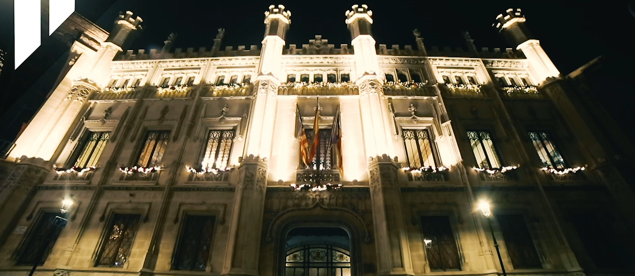 Video del encendido de luces del Palau del Consell.