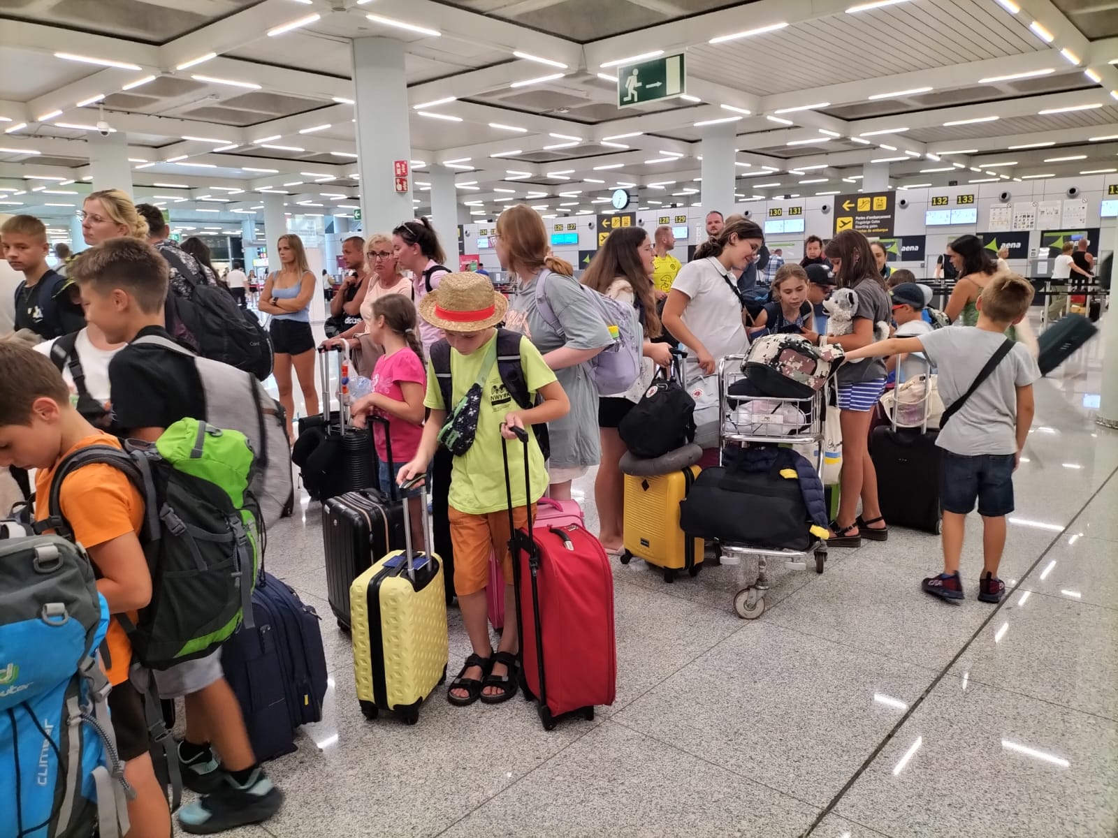 Els vint-i-tres nins i nines d’Ucraïna acollits a Mallorca tornen a casa després de gaudir d’un mes de vacances.