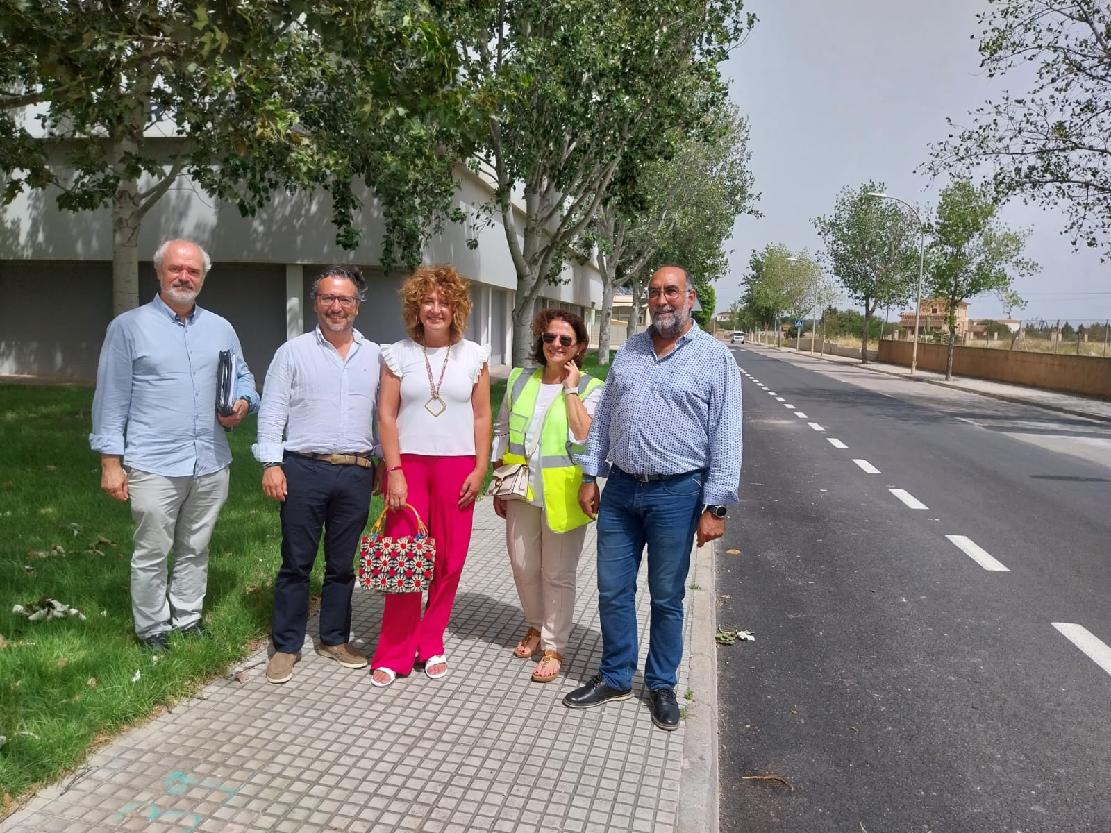 El conseller de Territori, Mobilitat i Infraestructures del Consell de Mallorca, Fernando Rubio, ha visitat les obres de la ronda de Porreres.