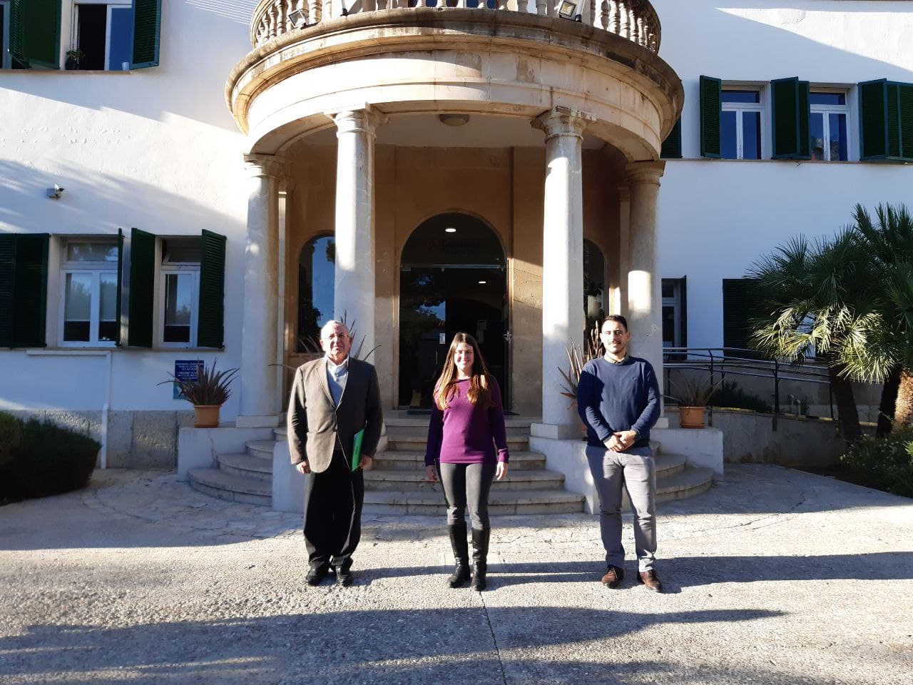 (d’esquerra a dreta) Joan Servera, president del Col·legi Oficial D'enginyers Tècnics Agrícoles de les Illes Balears, Aurora Ribot vicepresidenta i consellera de Sostenibilitat i Medi Ambient i Juan Carrasco, director insular de Residus