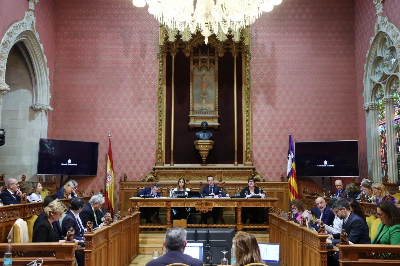 El Consell de Mallorca ha aprobado provisionalmente en el pleno ordinario el cambio de fecha de la Diada de Mallorca al 12 de septiembre