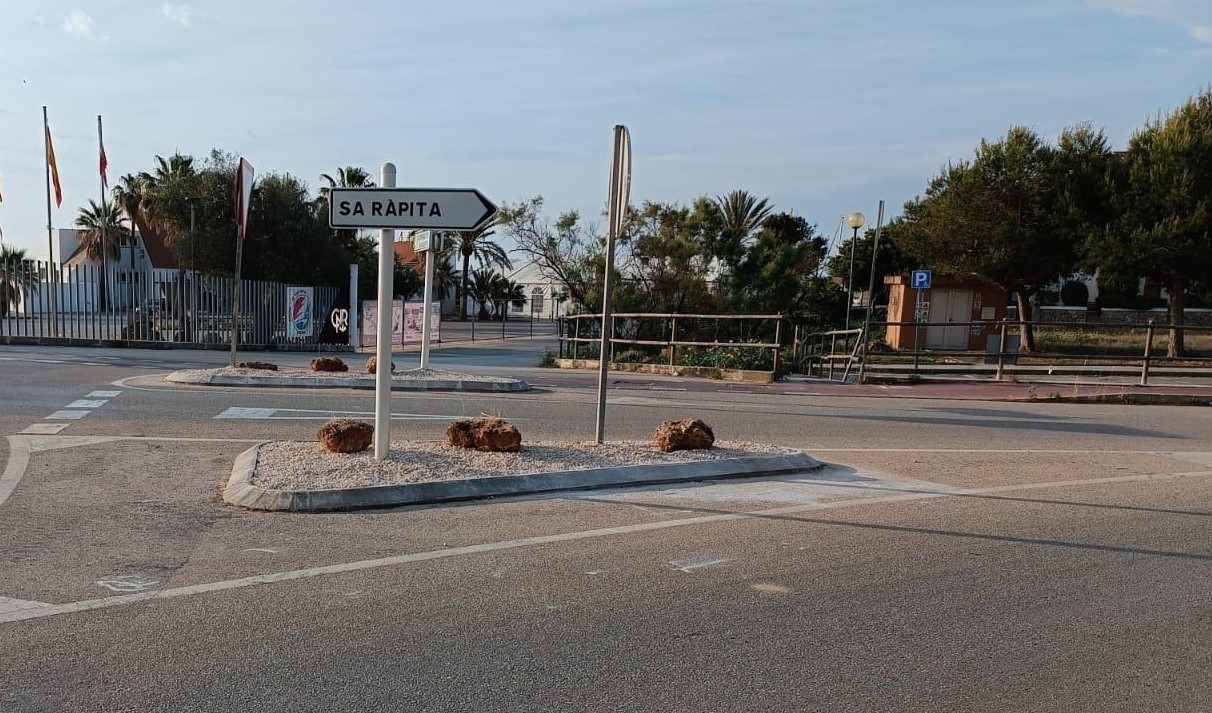 Rotonda d'entrada a sa Ràpita des de Campos.