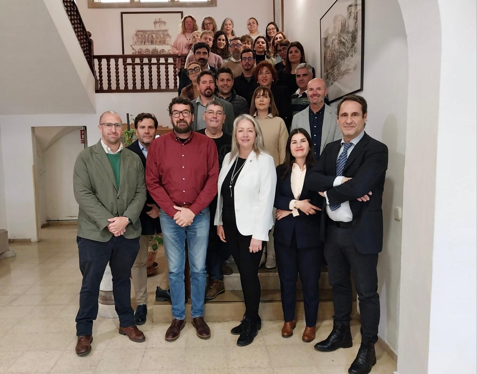 El Consell de Mallorca reúne a una treintena de regidores de ayuntamientos de la isla para establecer planes estratégicos para el fomento de la actividad económica y comercial